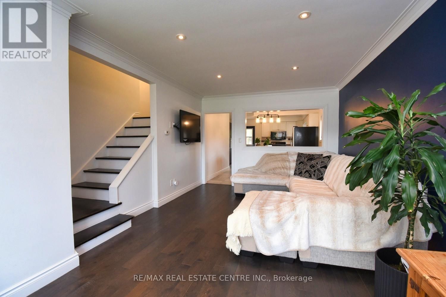 6 BRIERWOOD AVENUE Image 2