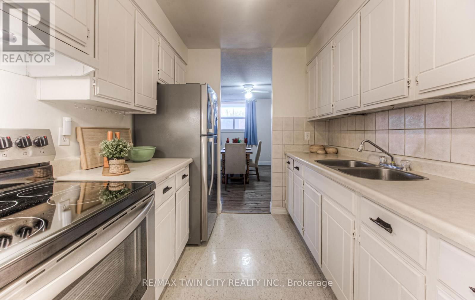 214 - 185 KEHL STREET Image 11