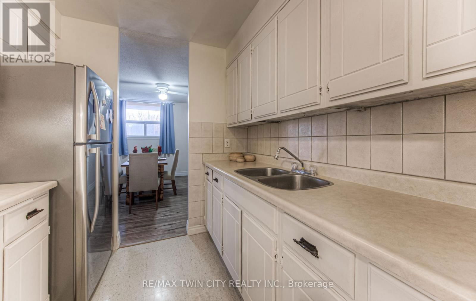 214 - 185 KEHL STREET Image 12