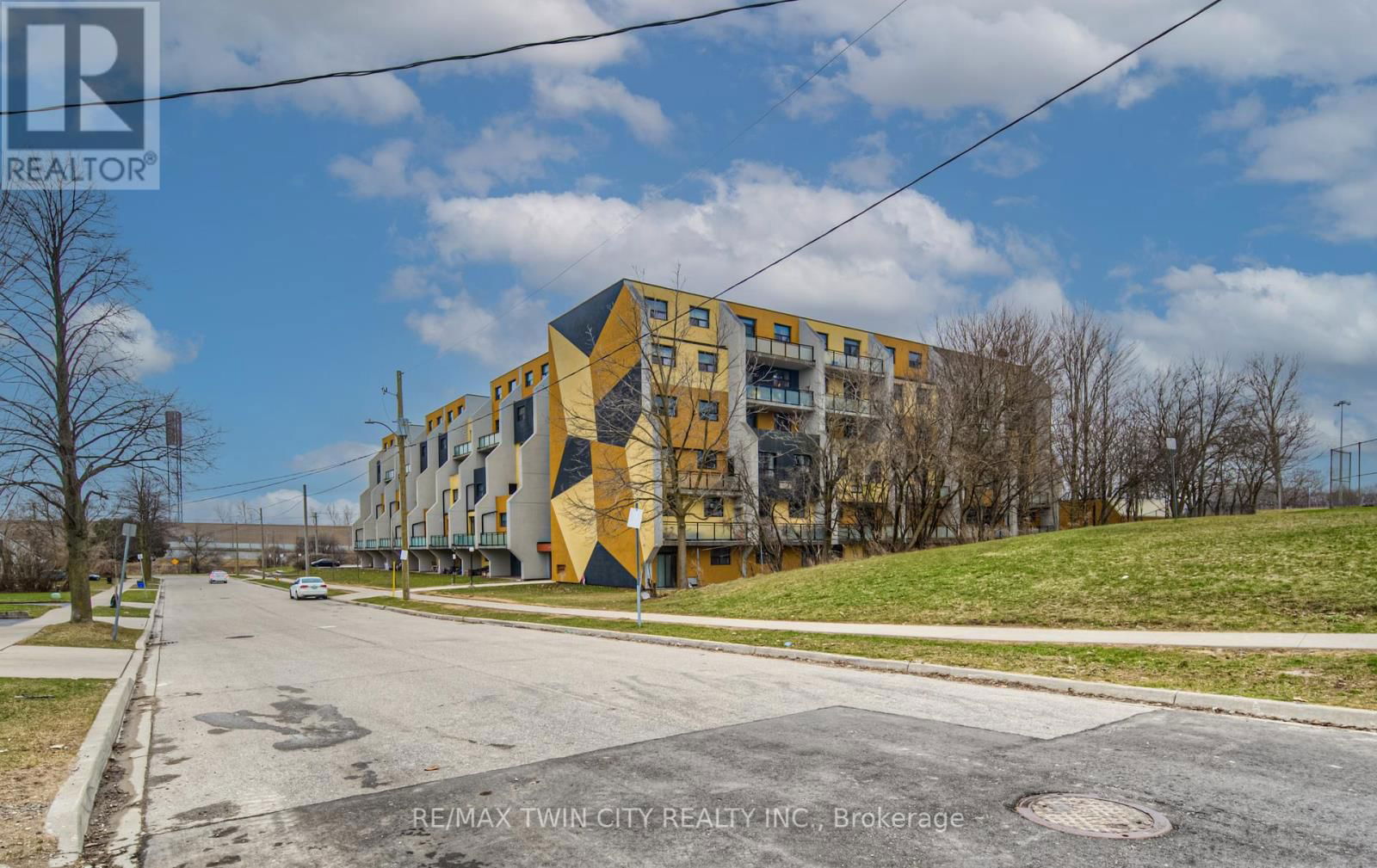 214 - 185 KEHL STREET Image 26