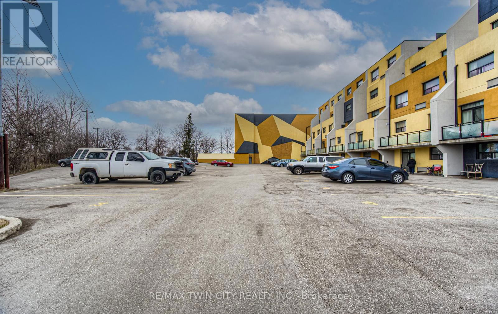 214 - 185 KEHL STREET Image 28