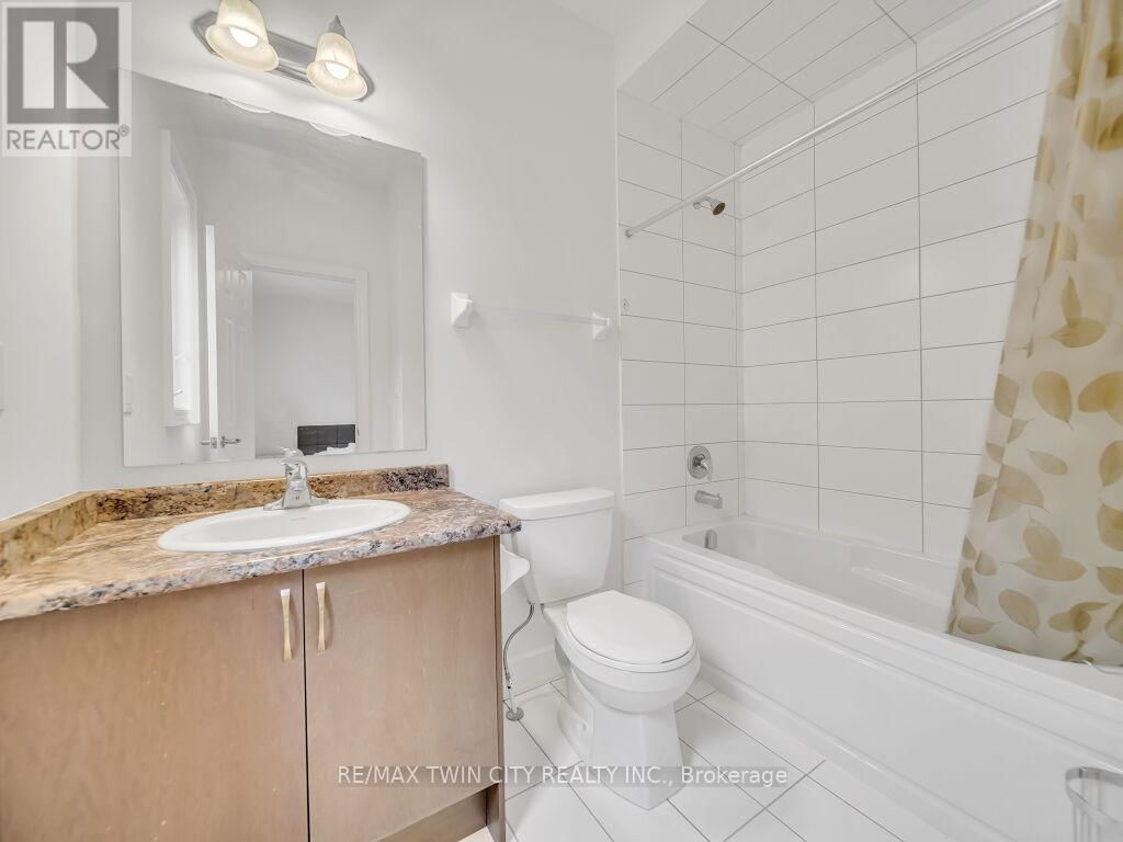 140 BLOOMFIELD CRESCENT Image 36