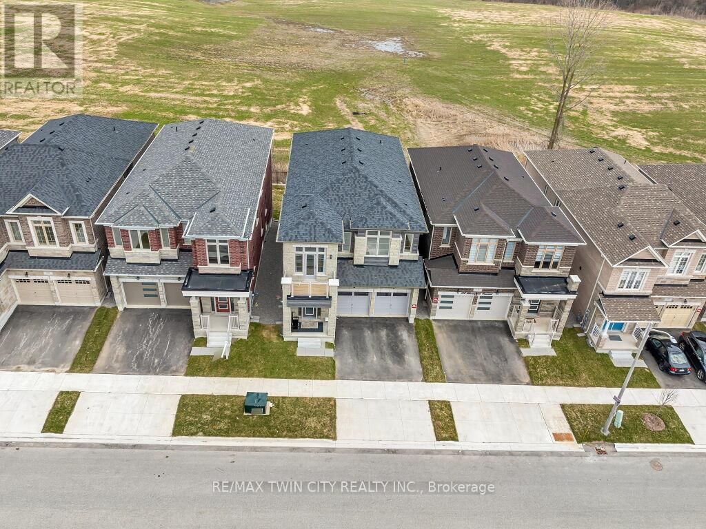 140 BLOOMFIELD CRESCENT Image 46