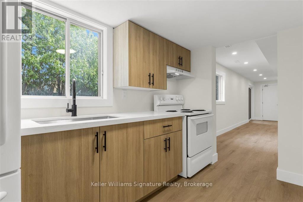 168 ALBION FALLS BOULEVARD Image 31