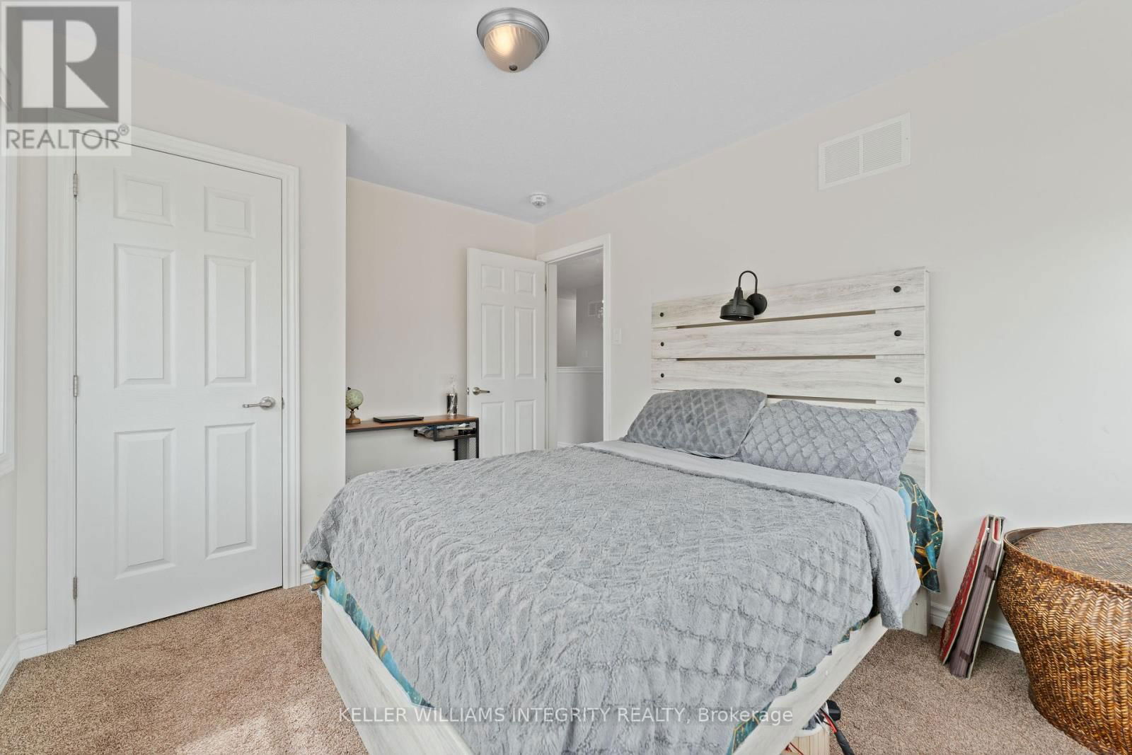 52 OXALIS CRESCENT Image 26