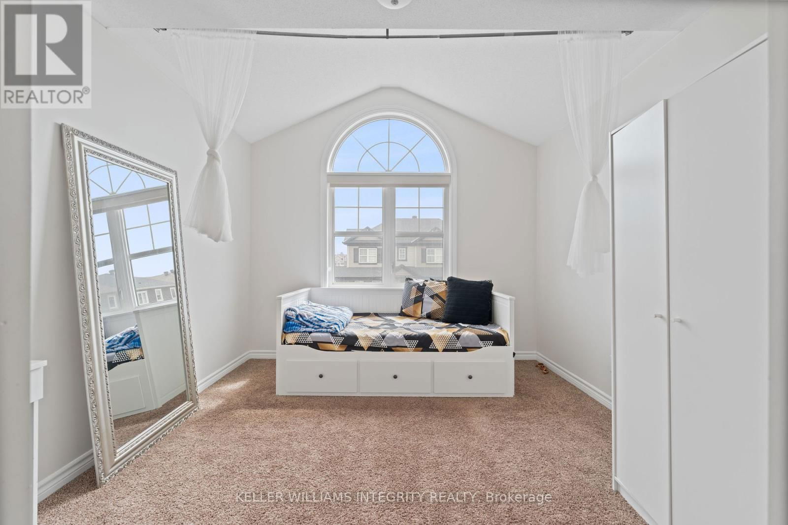52 OXALIS CRESCENT Image 35