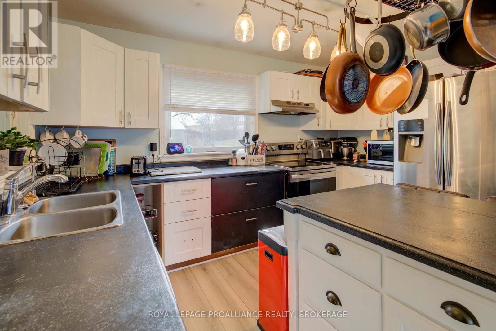 559 NINTH CONCESSION ROAD Image 18