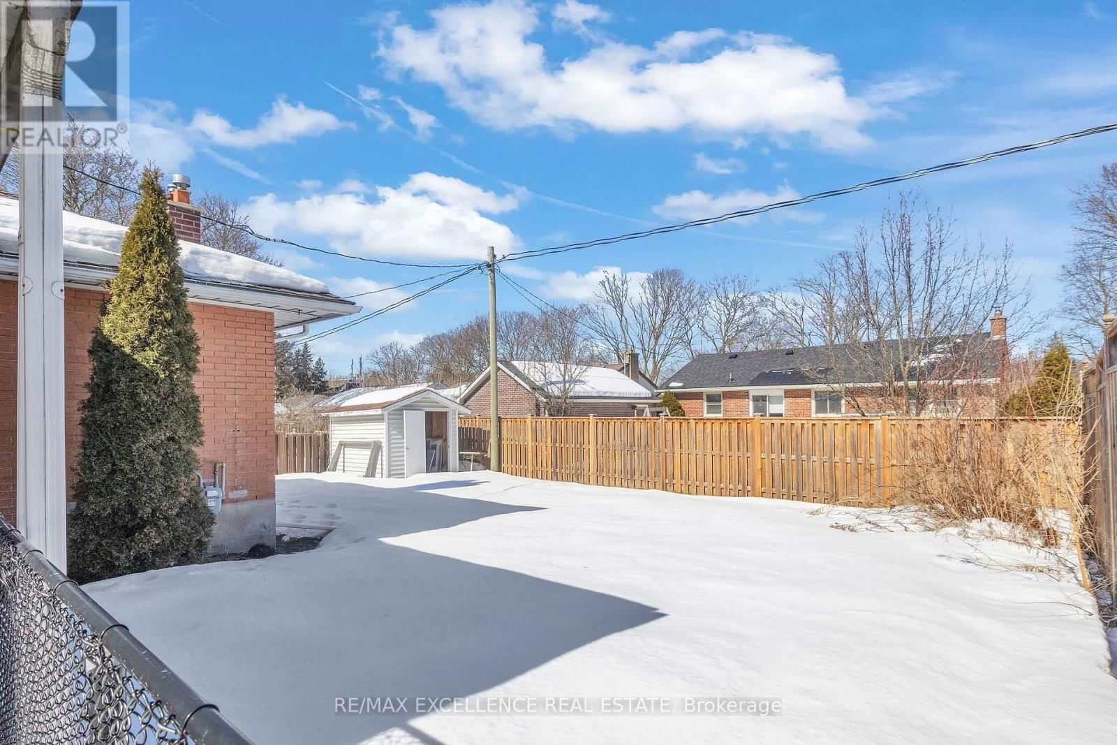 234 ERB STREET Image 11