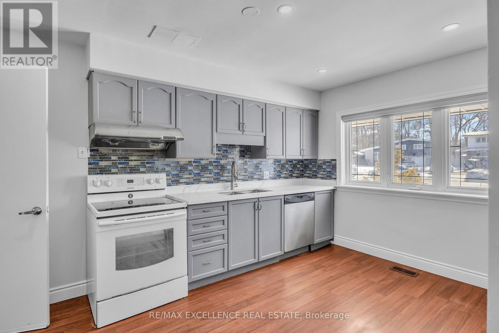 234 ERB STREET Image 6