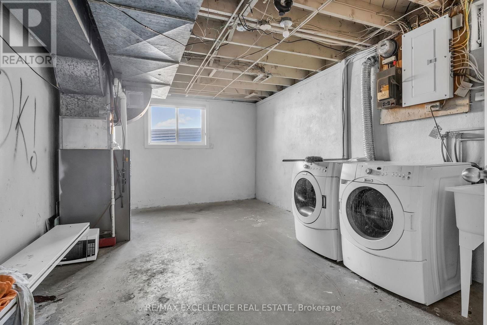 234 ERB STREET Image 8