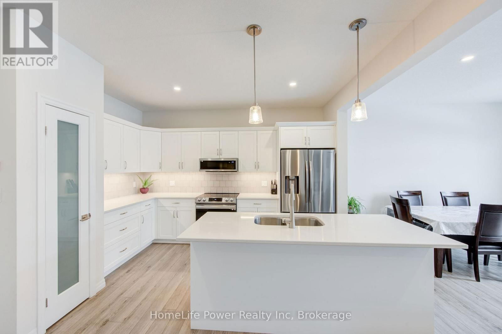 4 BRAUN AVENUE Image 10