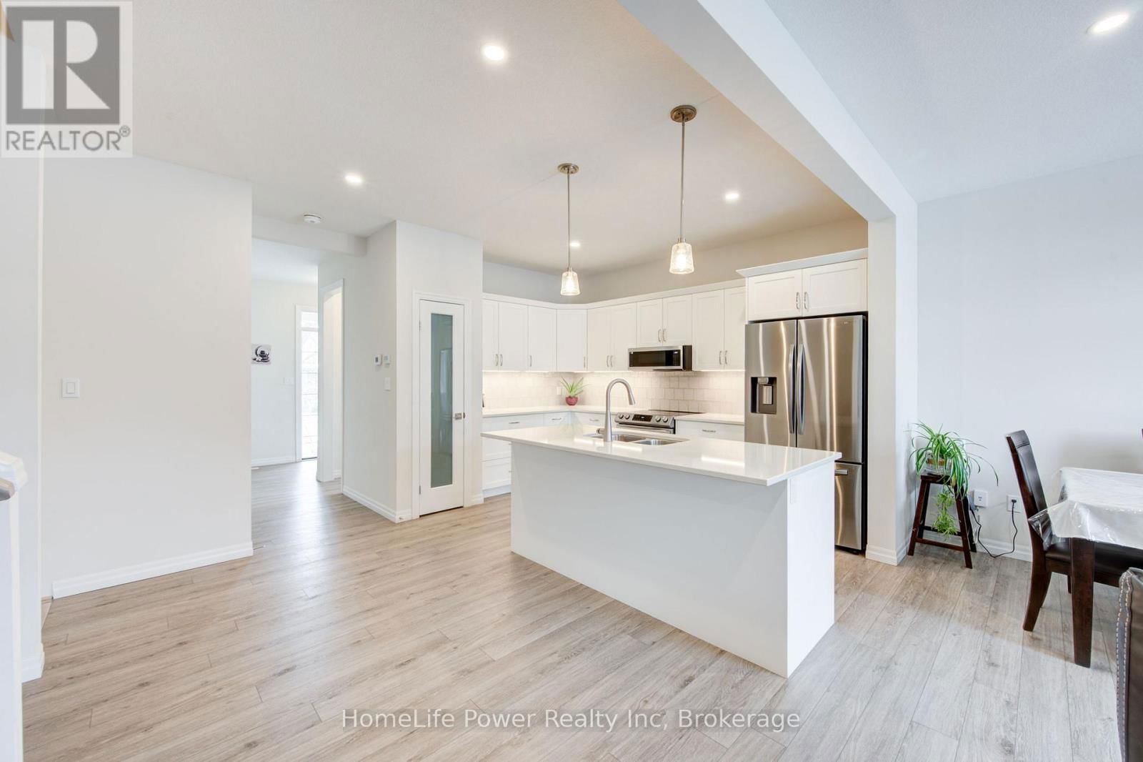 4 BRAUN AVENUE Image 14