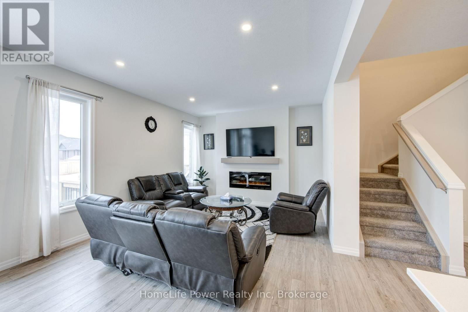 4 BRAUN AVENUE Image 18