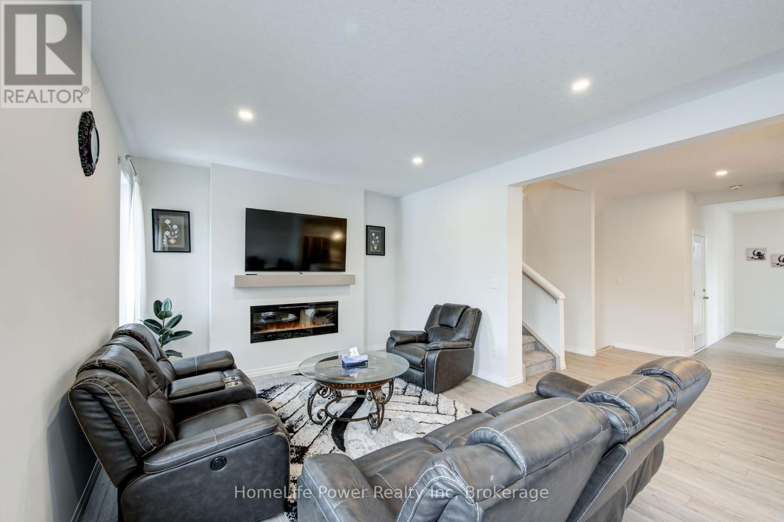 4 BRAUN AVENUE Image 20