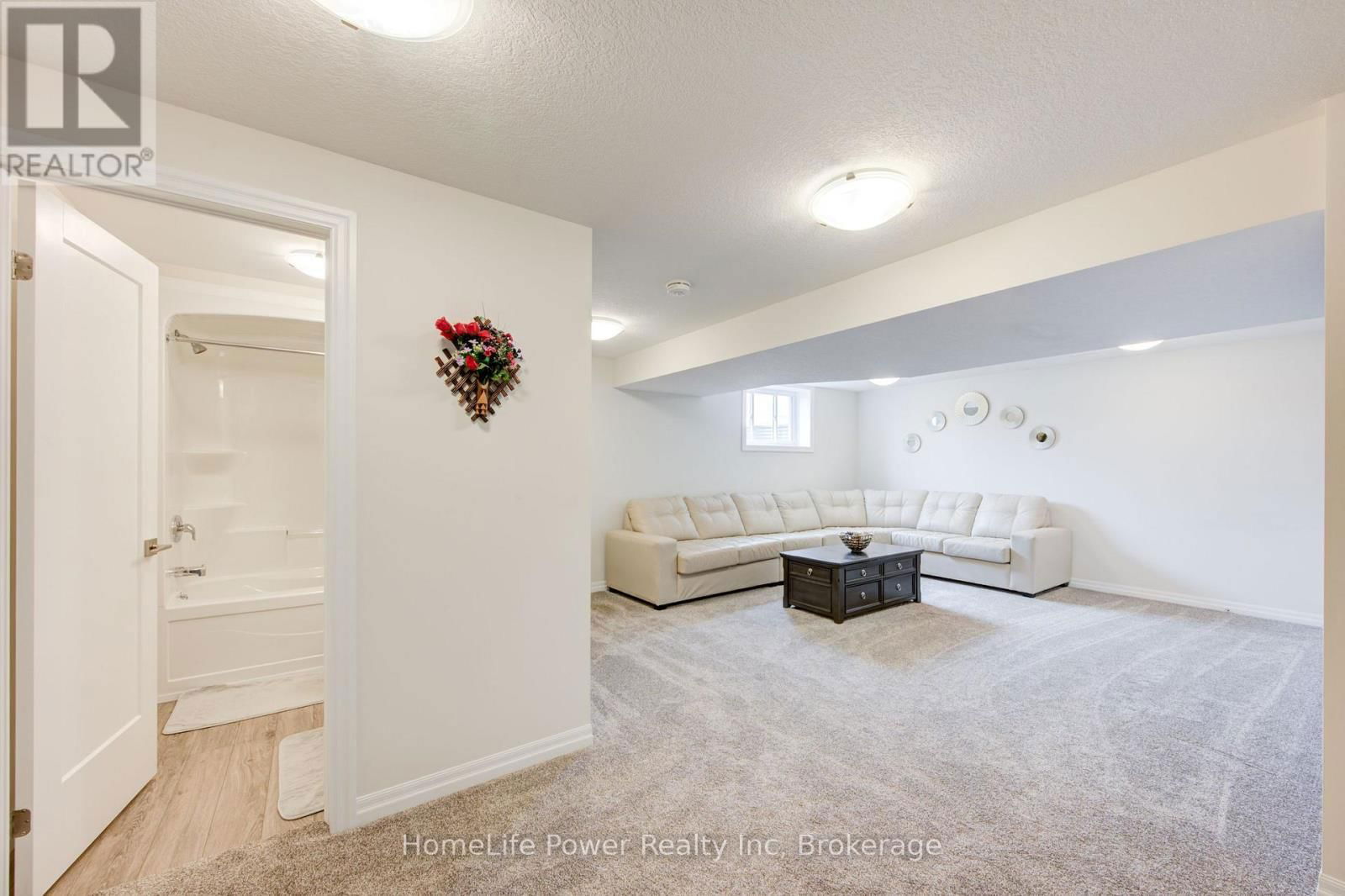 4 BRAUN AVENUE Image 38