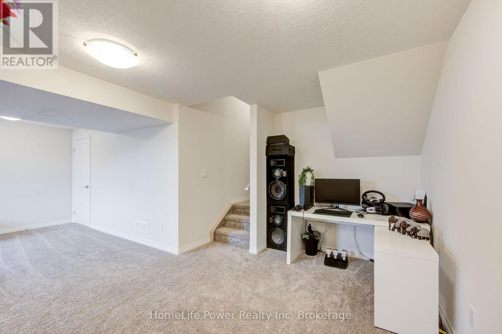 4 BRAUN AVENUE Image 39