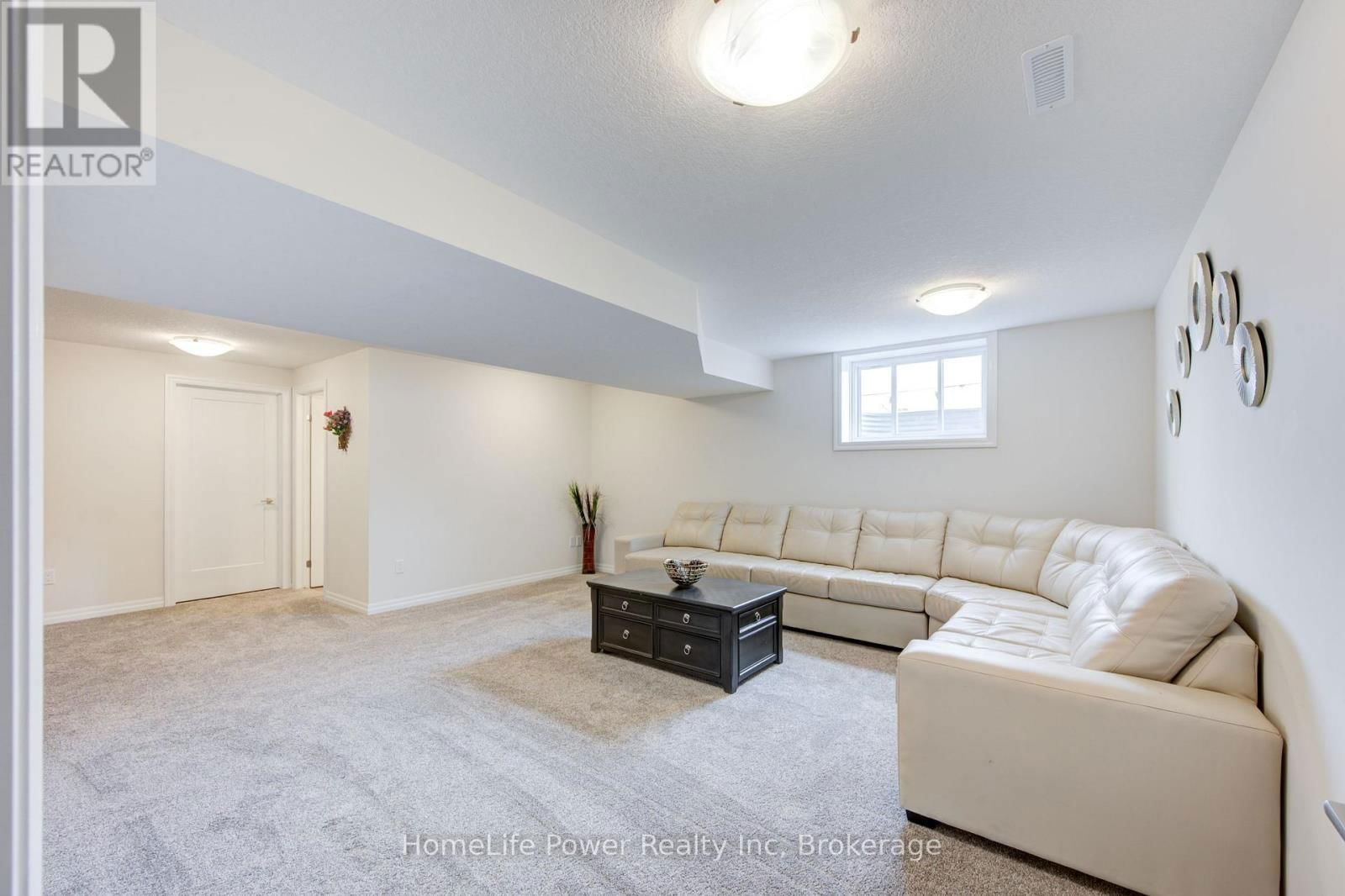 4 BRAUN AVENUE Image 42