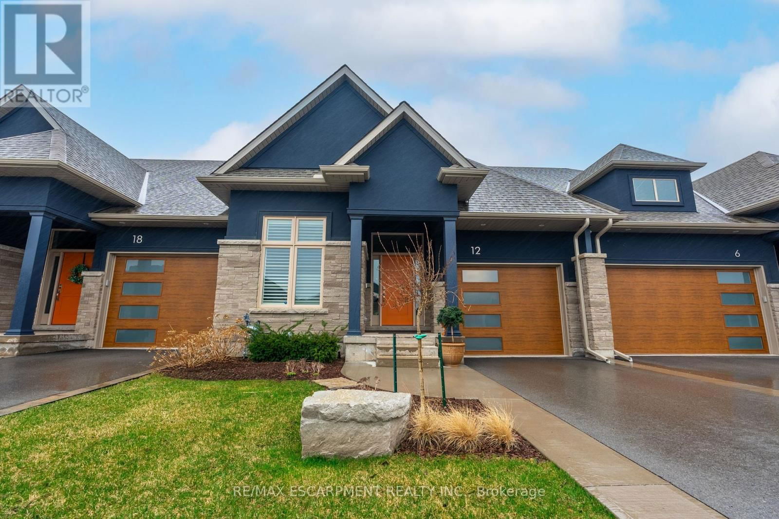 12 CARRICK TRAIL Image 1