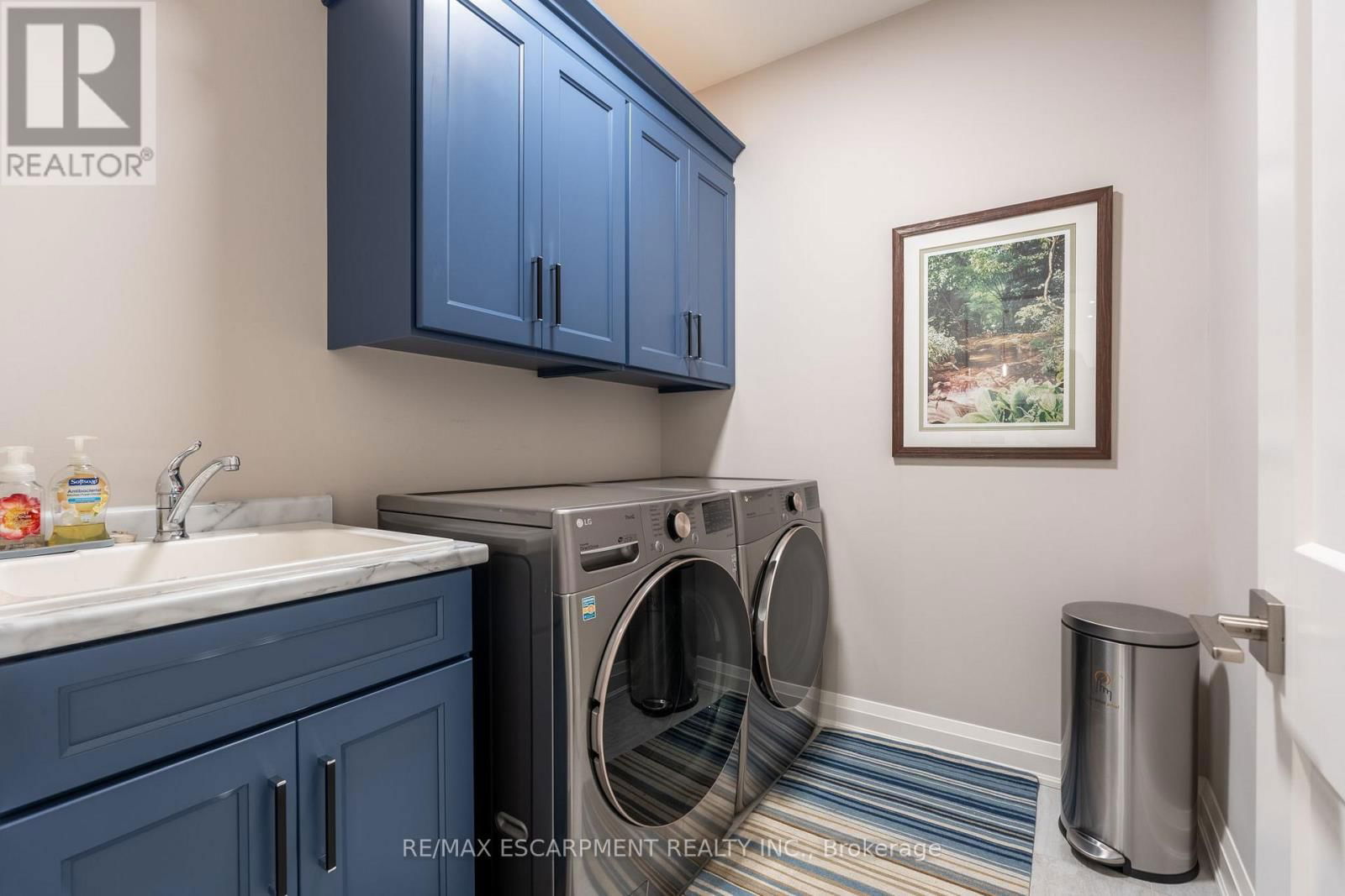 12 CARRICK TRAIL Image 19