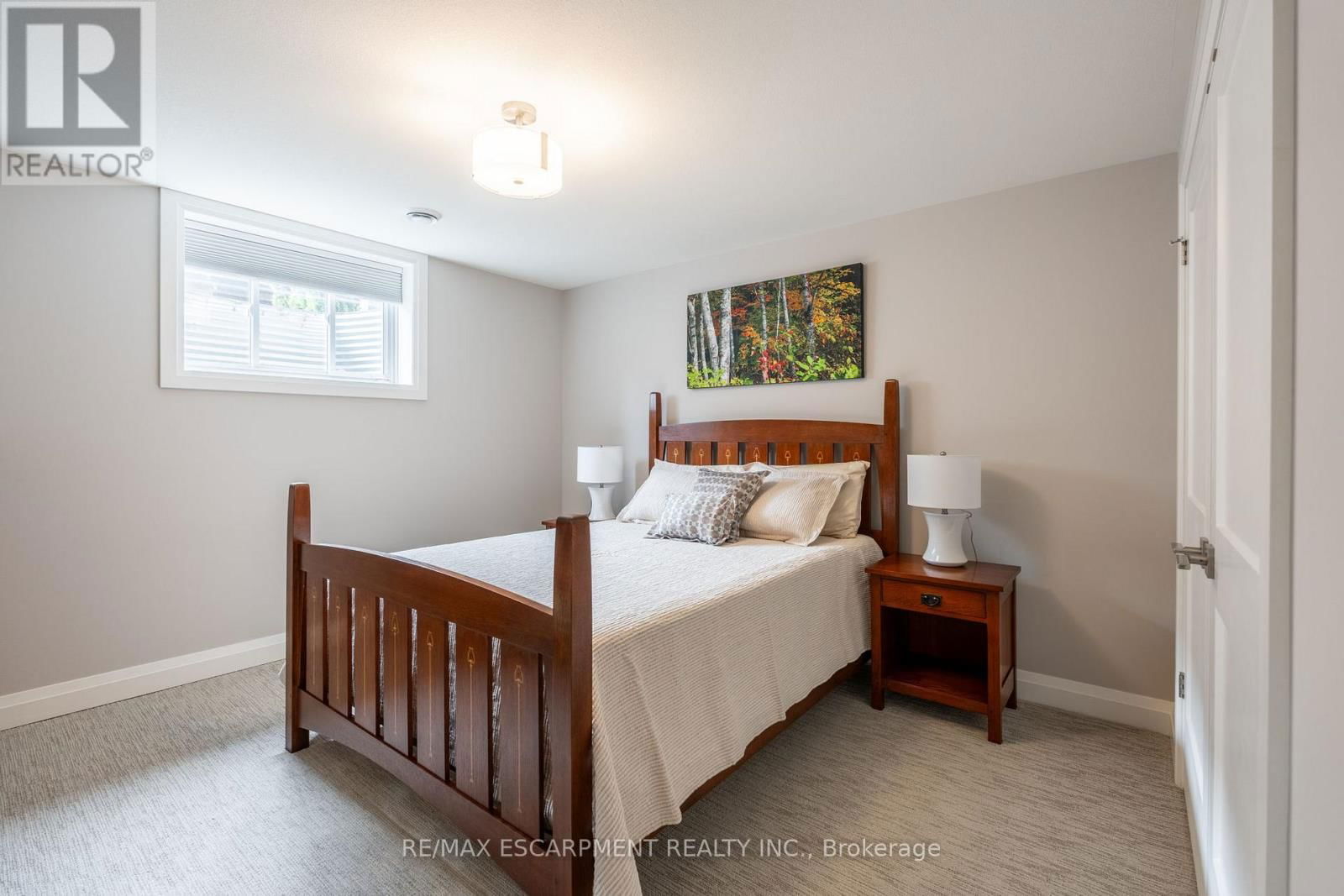 12 CARRICK TRAIL Image 24