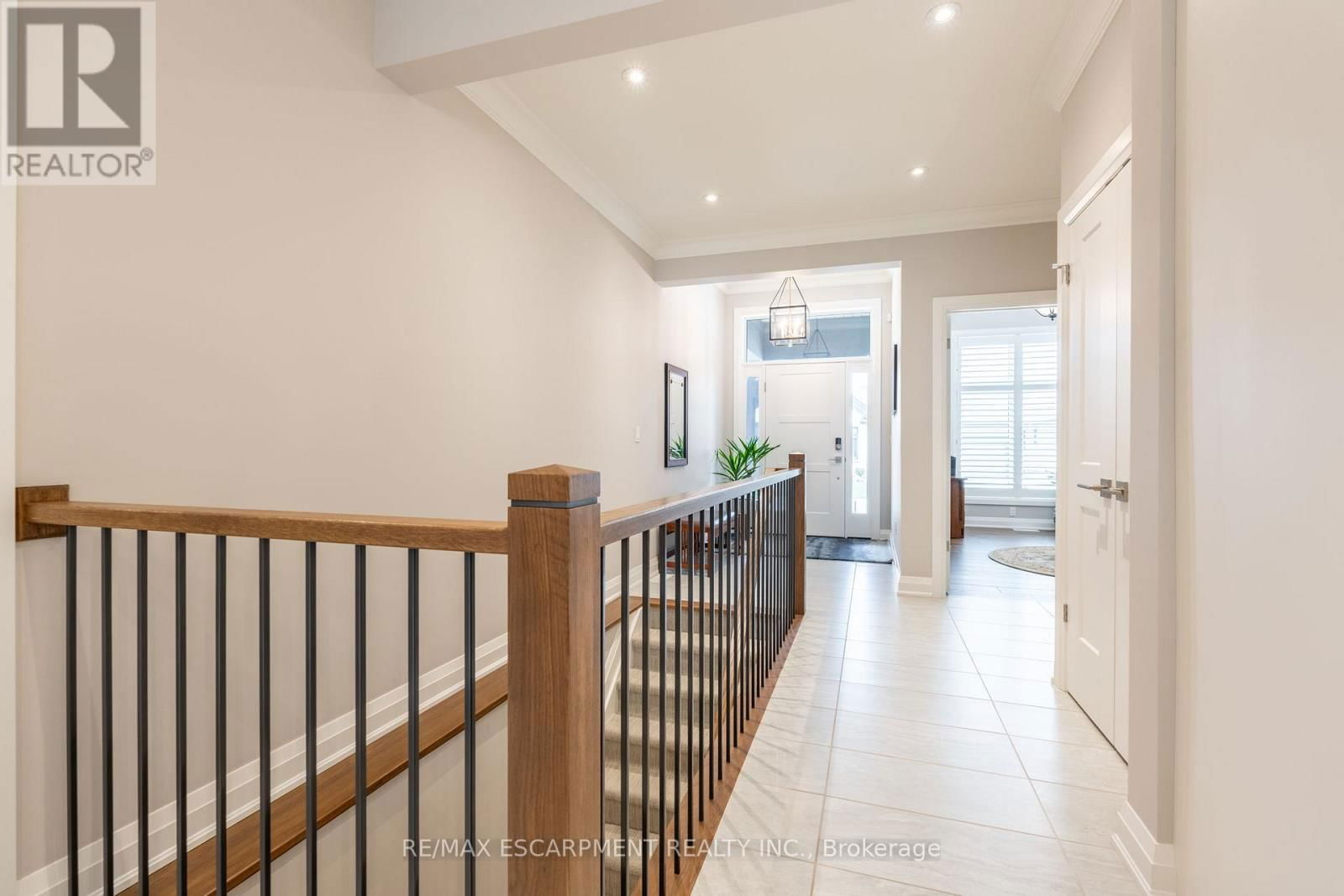 12 CARRICK TRAIL Image 3