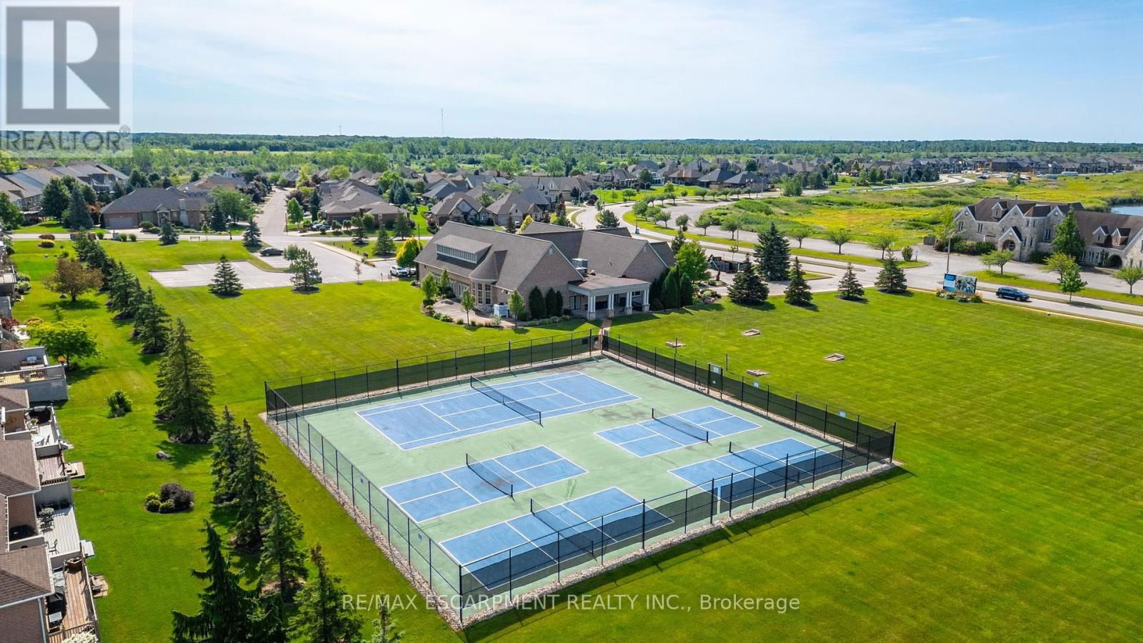 12 CARRICK TRAIL Image 34