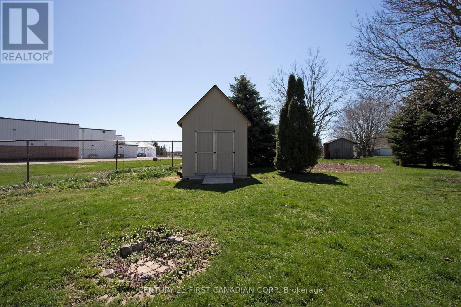 146 MAIN STREET NORTH Image 36