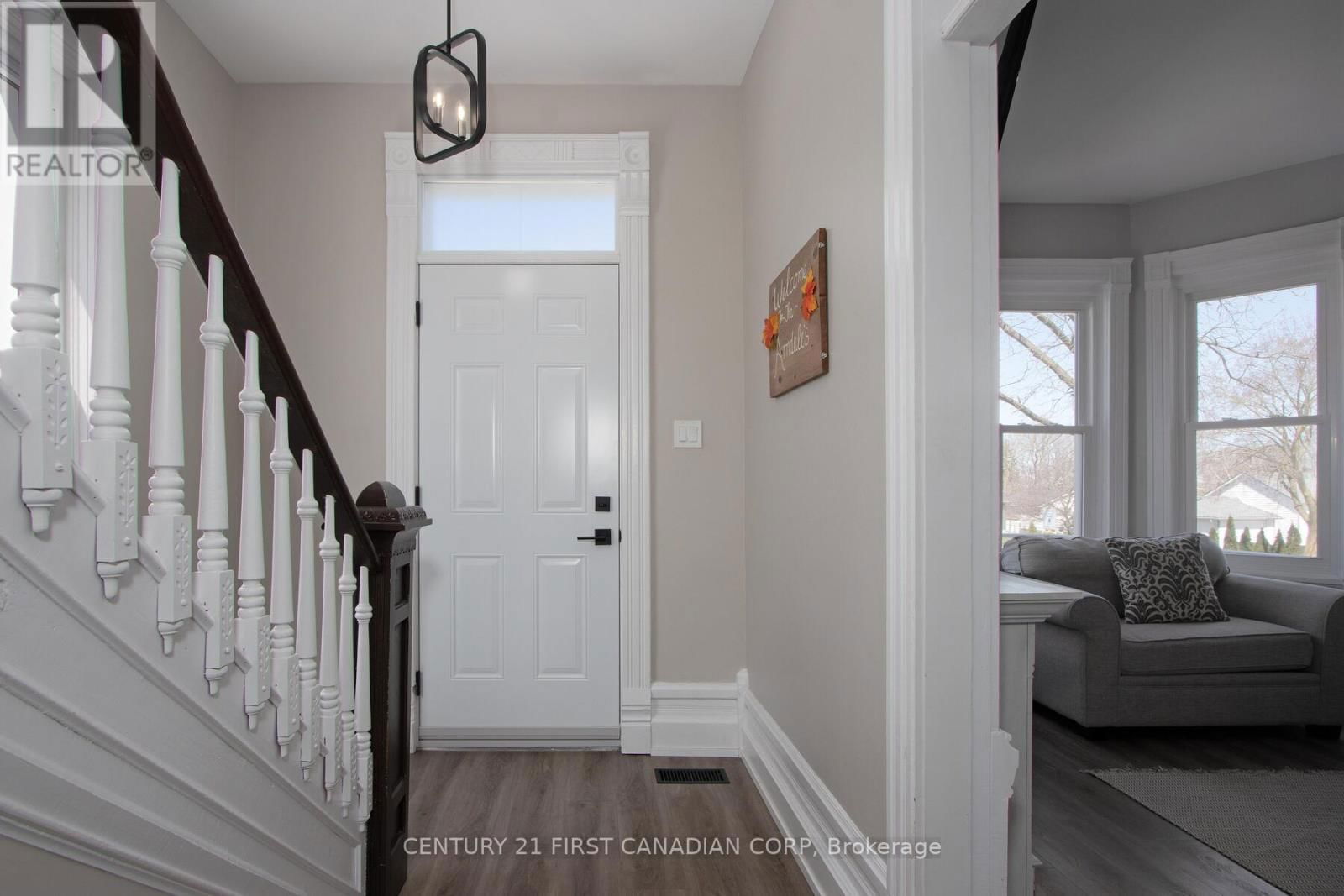 146 MAIN STREET NORTH Image 6