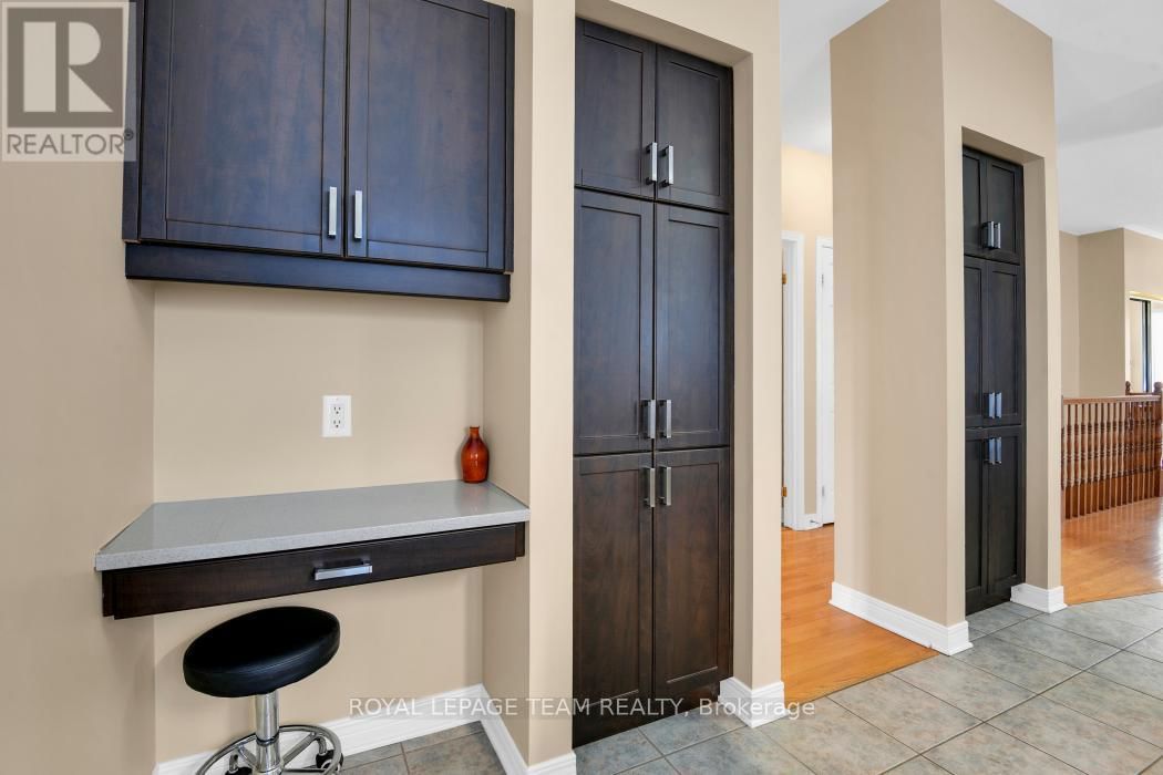 1581 BELLETERRE STREET Image 11