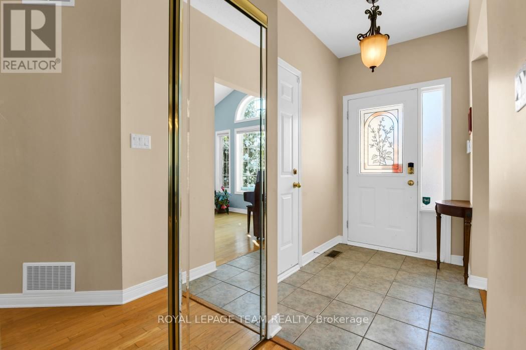 1581 BELLETERRE STREET Image 3