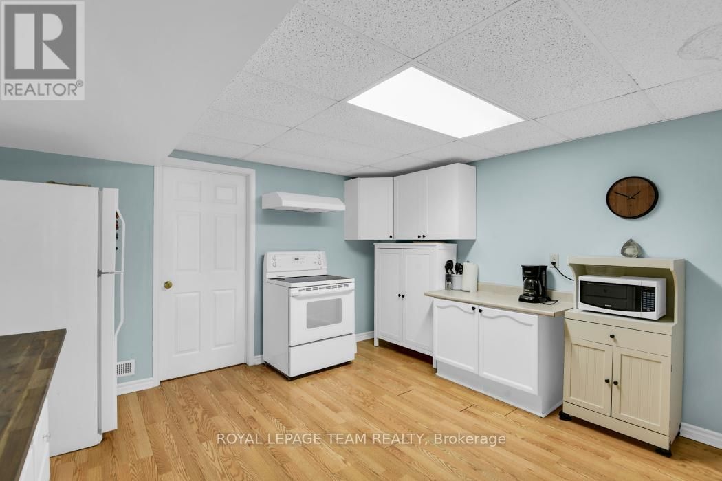 1581 BELLETERRE STREET Image 30