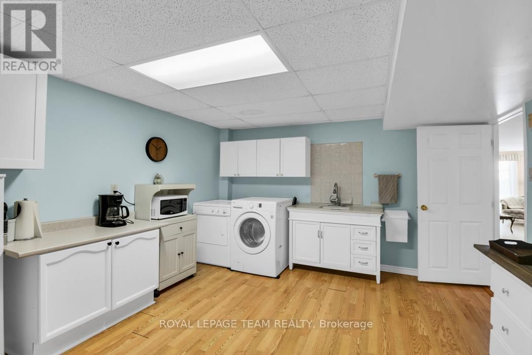 1581 BELLETERRE STREET Image 31