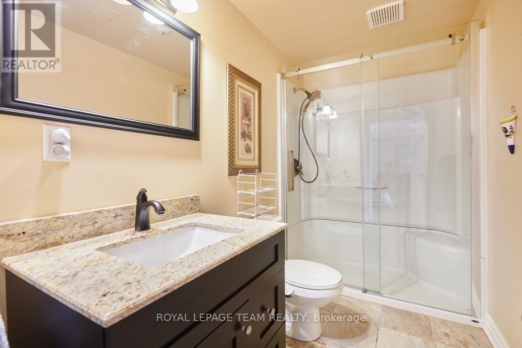 1581 BELLETERRE STREET Image 32