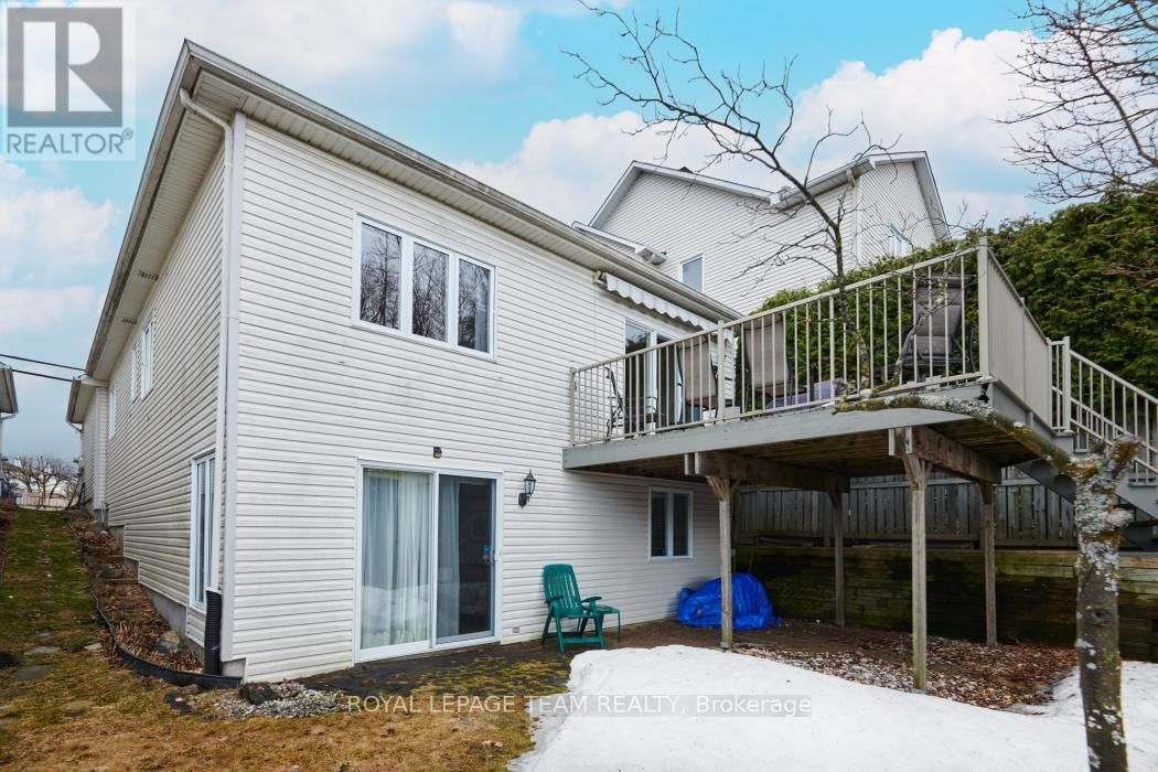 1581 BELLETERRE STREET Image 36