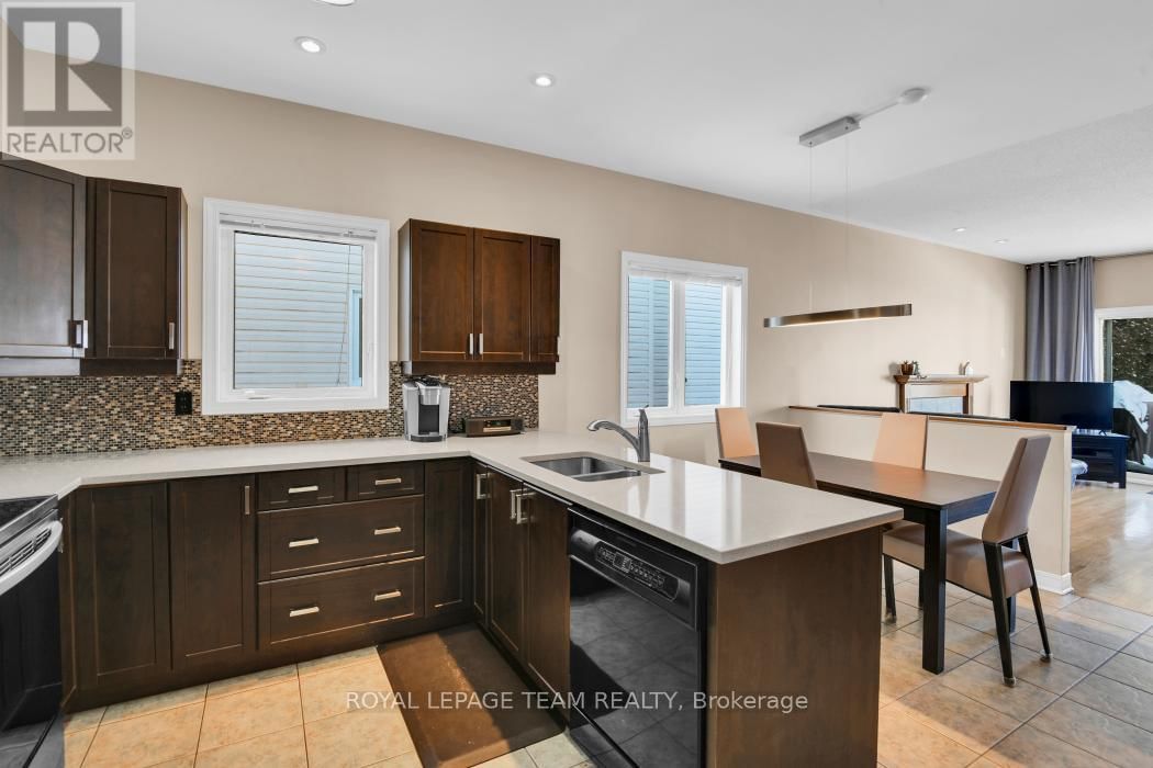 1581 BELLETERRE STREET Image 7