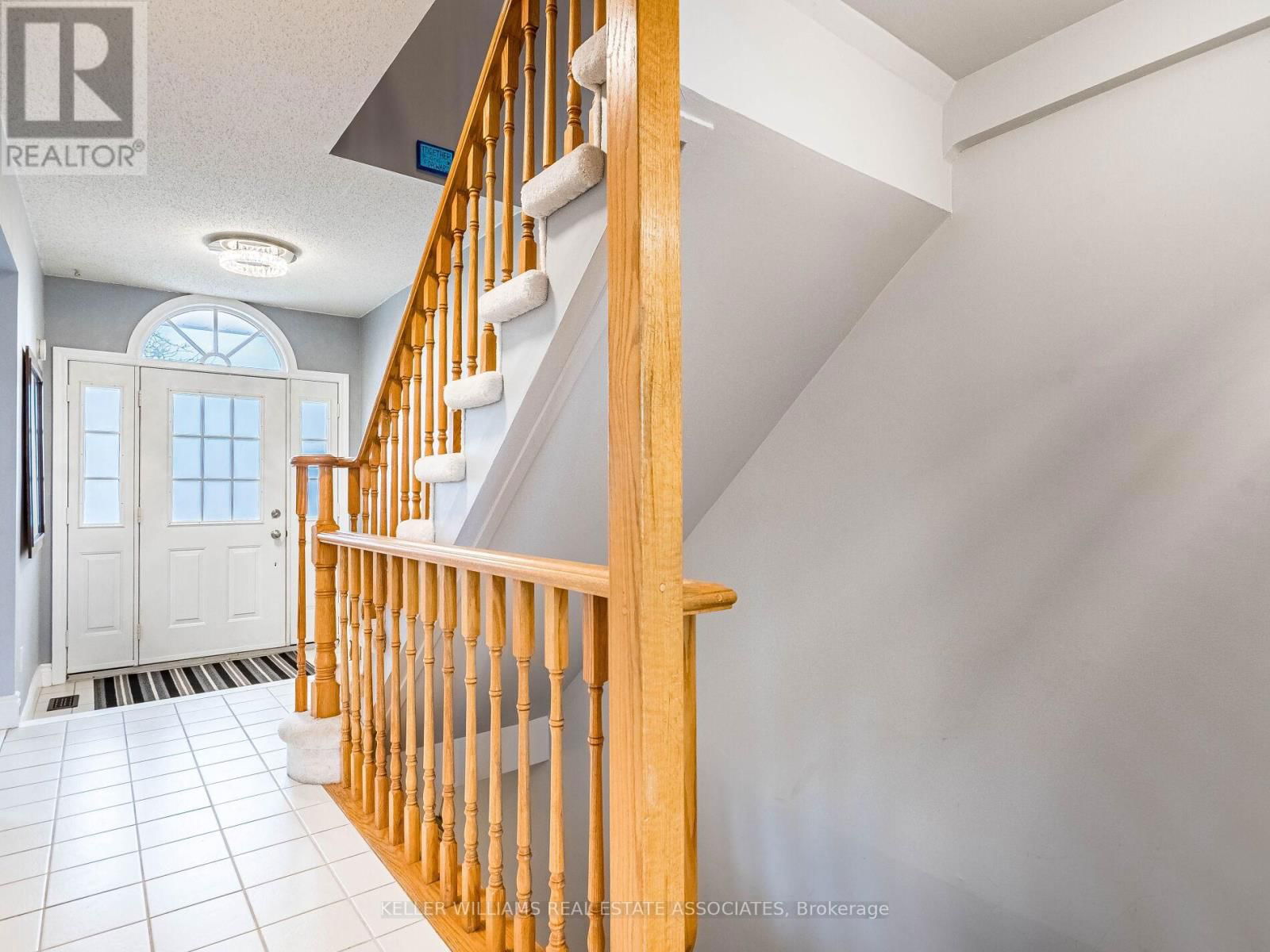 8 - 310 CHRISTOPHER DRIVE Image 19