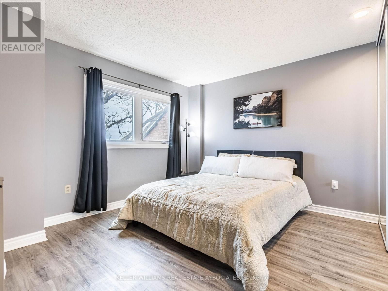 8 - 310 CHRISTOPHER DRIVE Image 20