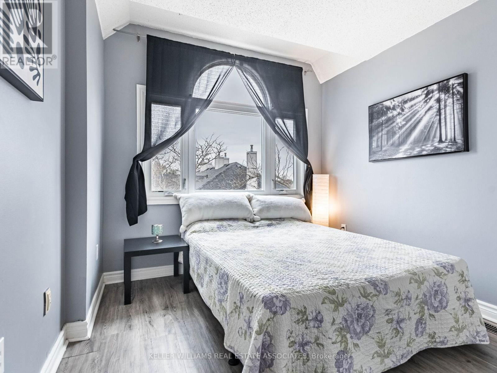 8 - 310 CHRISTOPHER DRIVE Image 27
