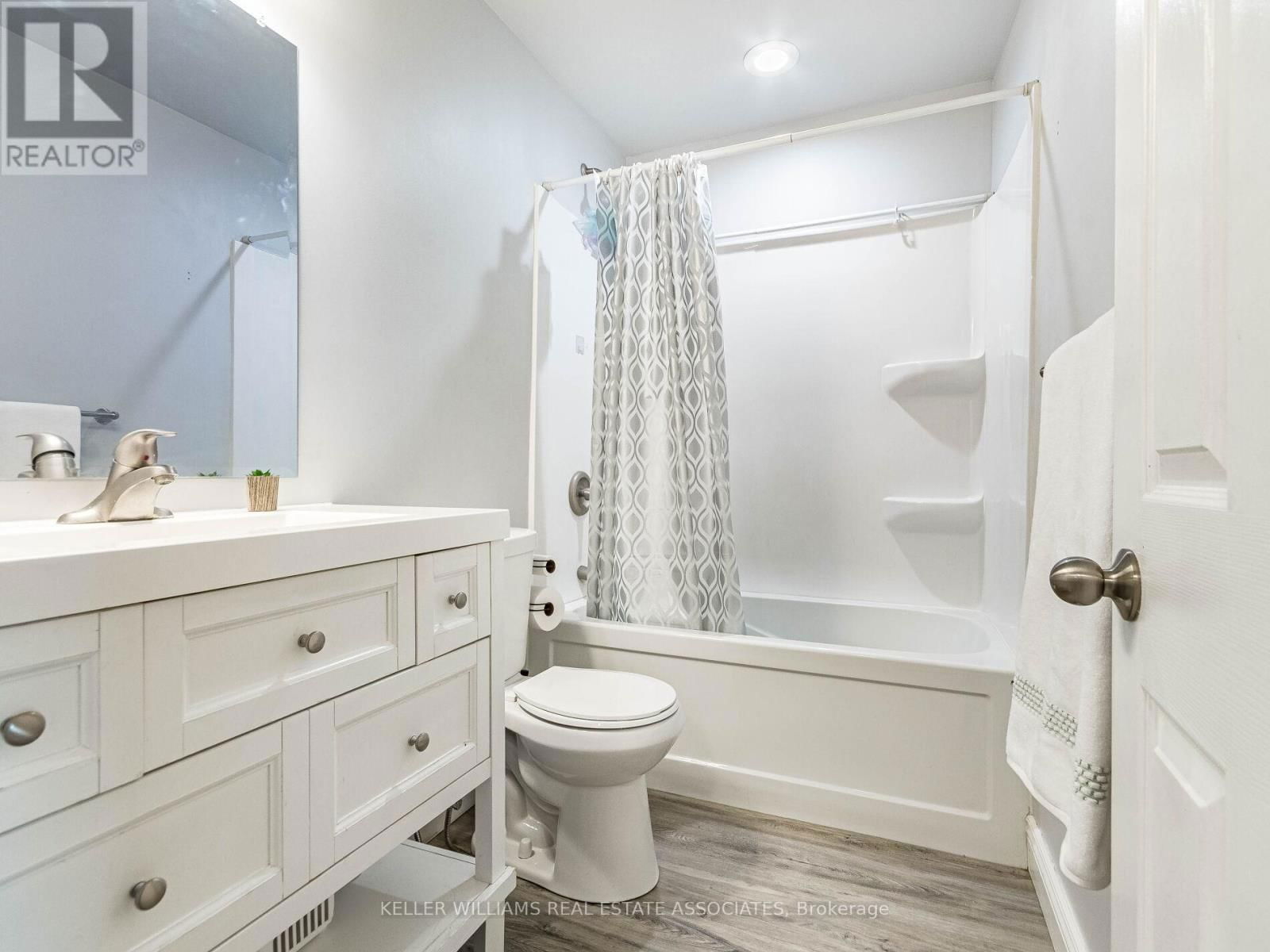 8 - 310 CHRISTOPHER DRIVE Image 28