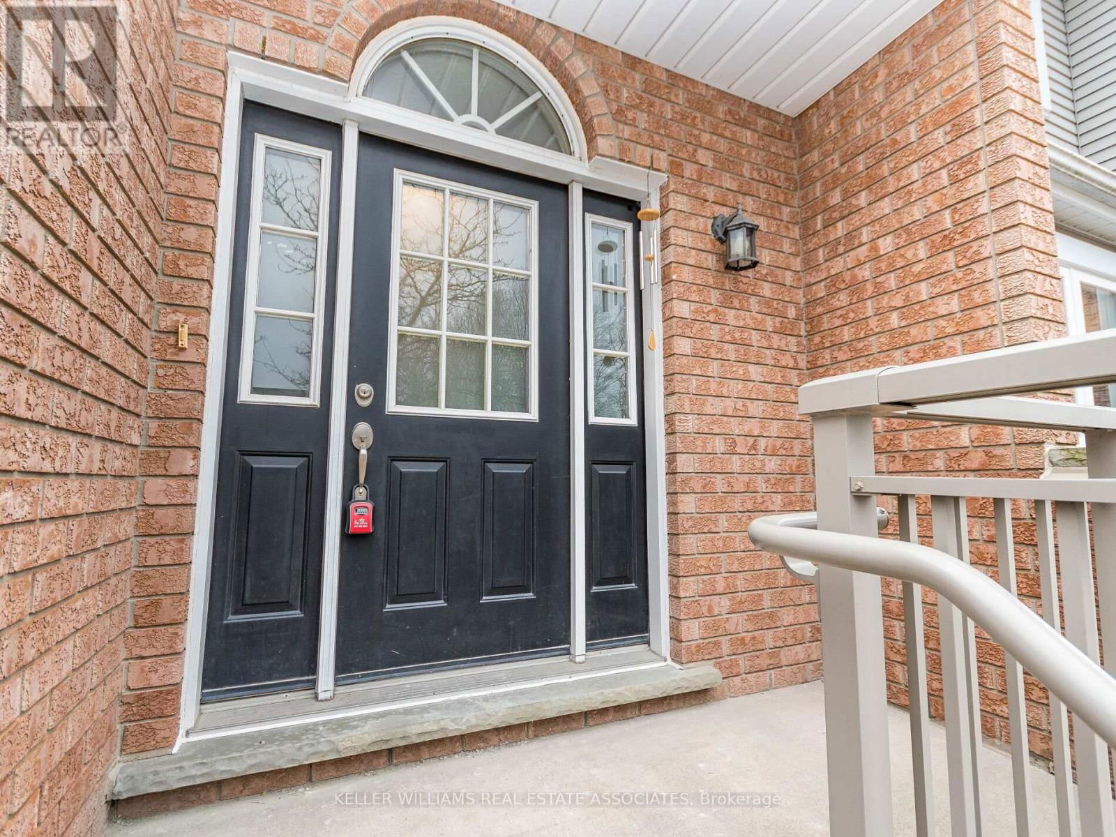 8 - 310 CHRISTOPHER DRIVE Image 3