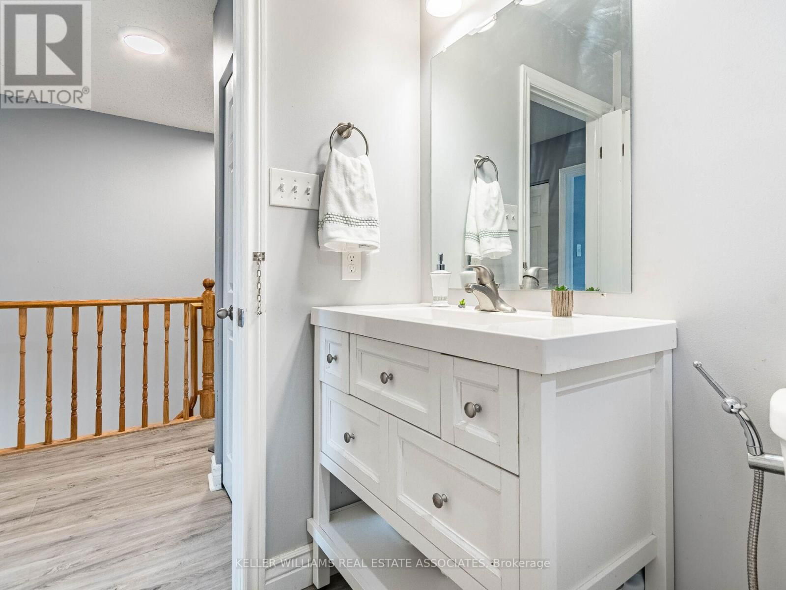 8 - 310 CHRISTOPHER DRIVE Image 30