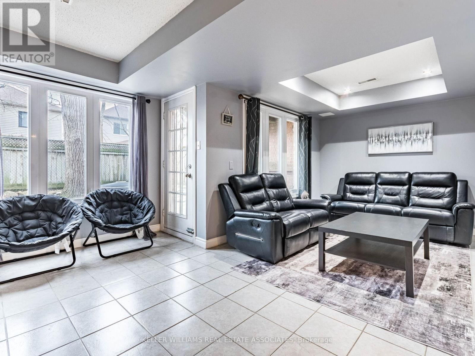 8 - 310 CHRISTOPHER DRIVE Image 35