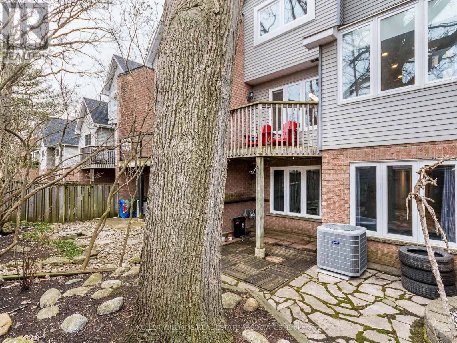8 - 310 CHRISTOPHER DRIVE Image 43