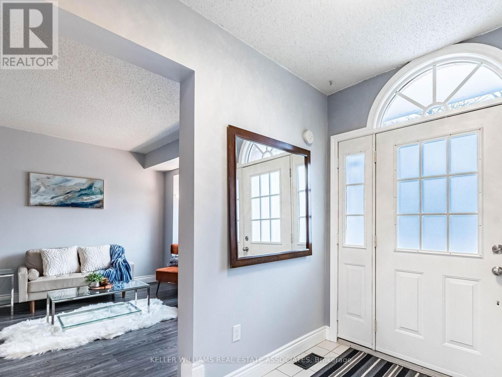 8 - 310 CHRISTOPHER DRIVE Image 6