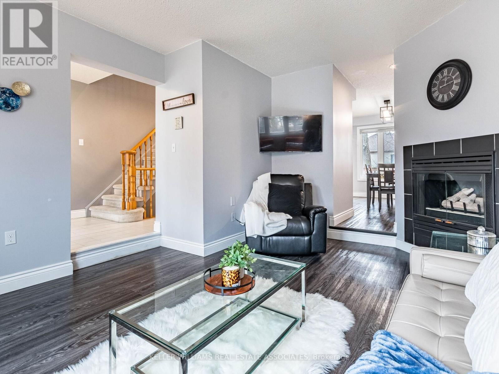 8 - 310 CHRISTOPHER DRIVE Image 9