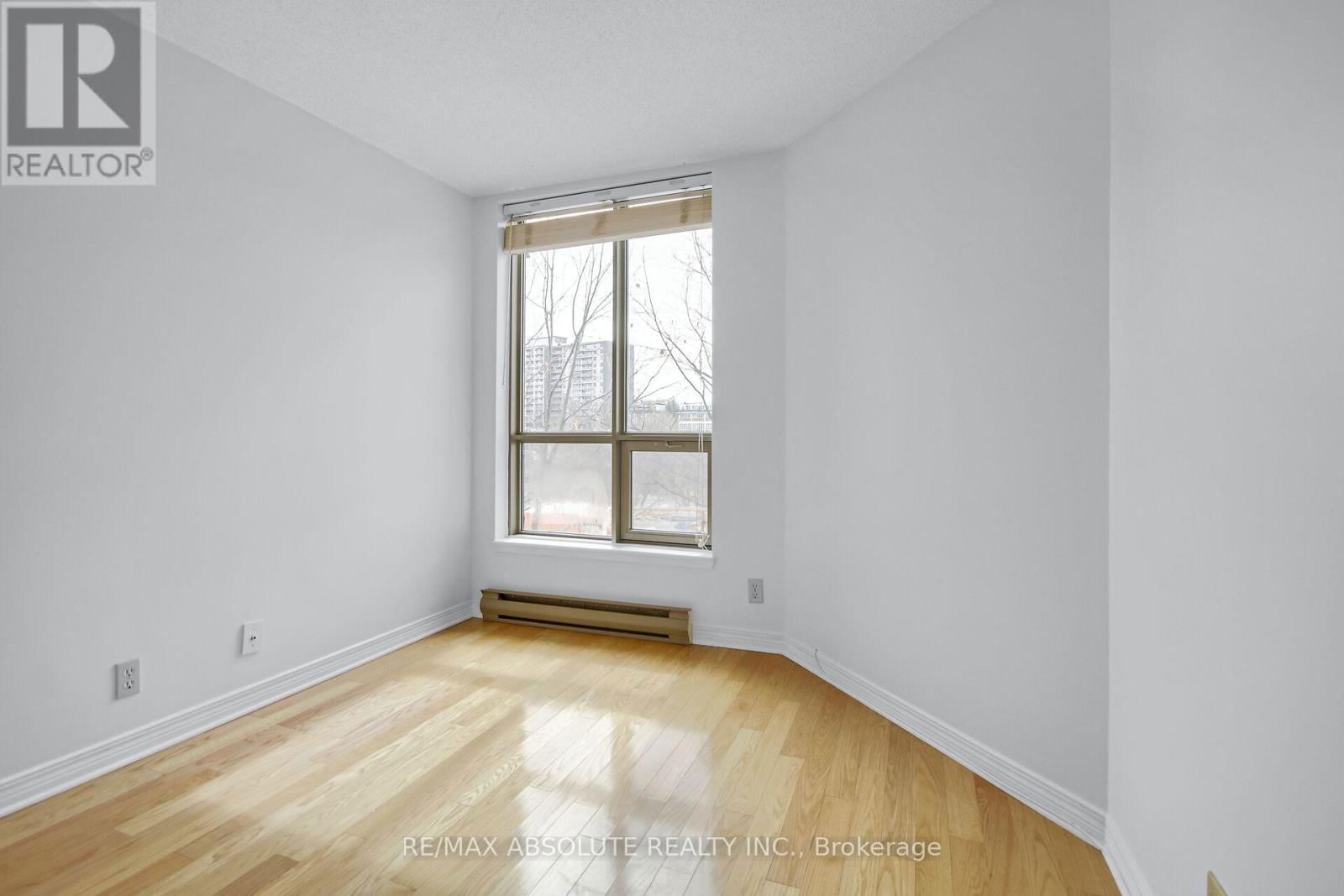 403 - 30 CHARLEVOIX STREET Image 24