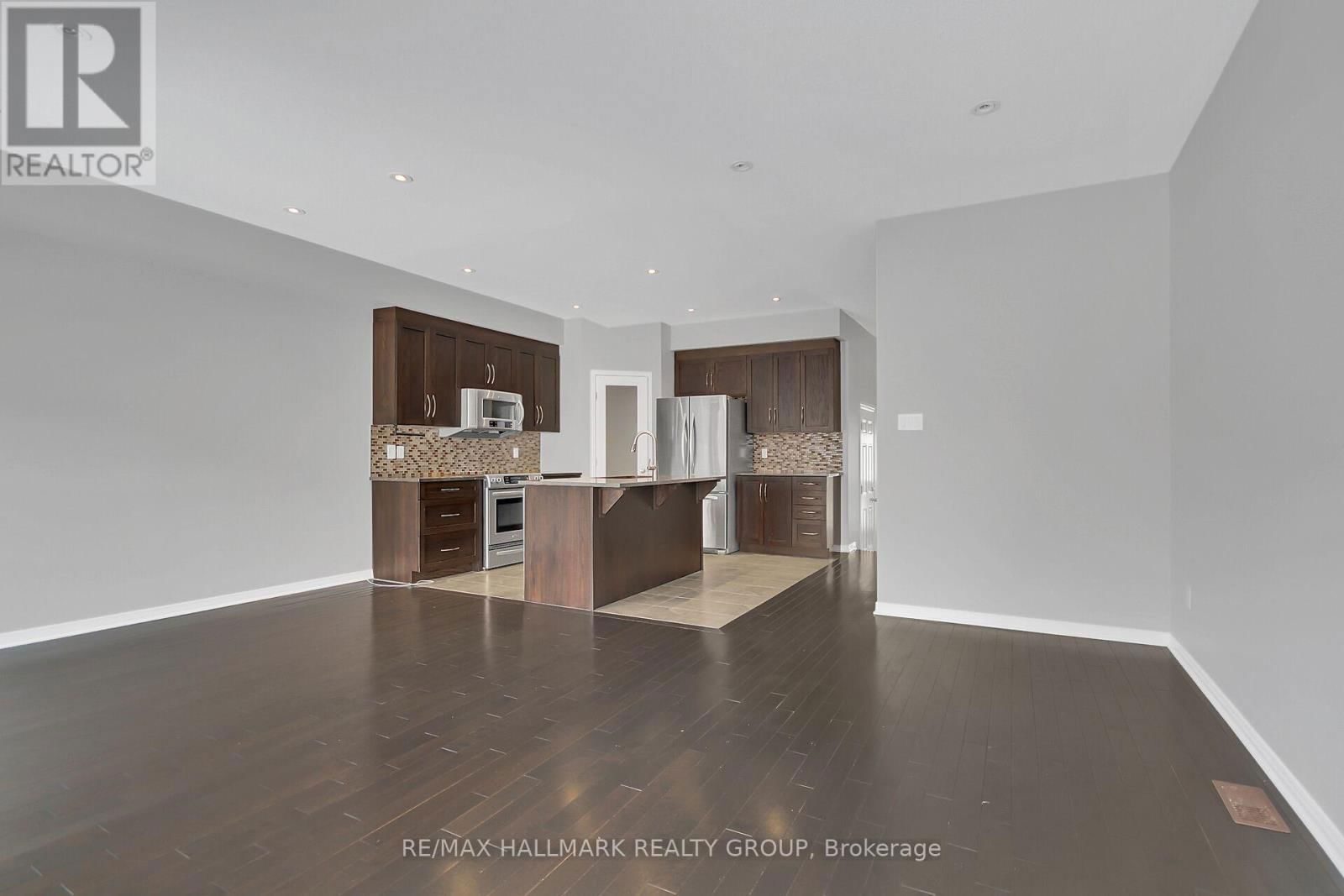 120 POTTS PRIVATE Image 12