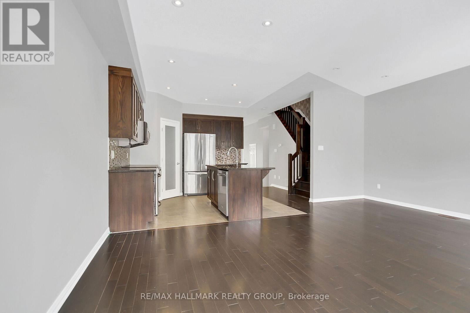 120 POTTS PRIVATE Image 8