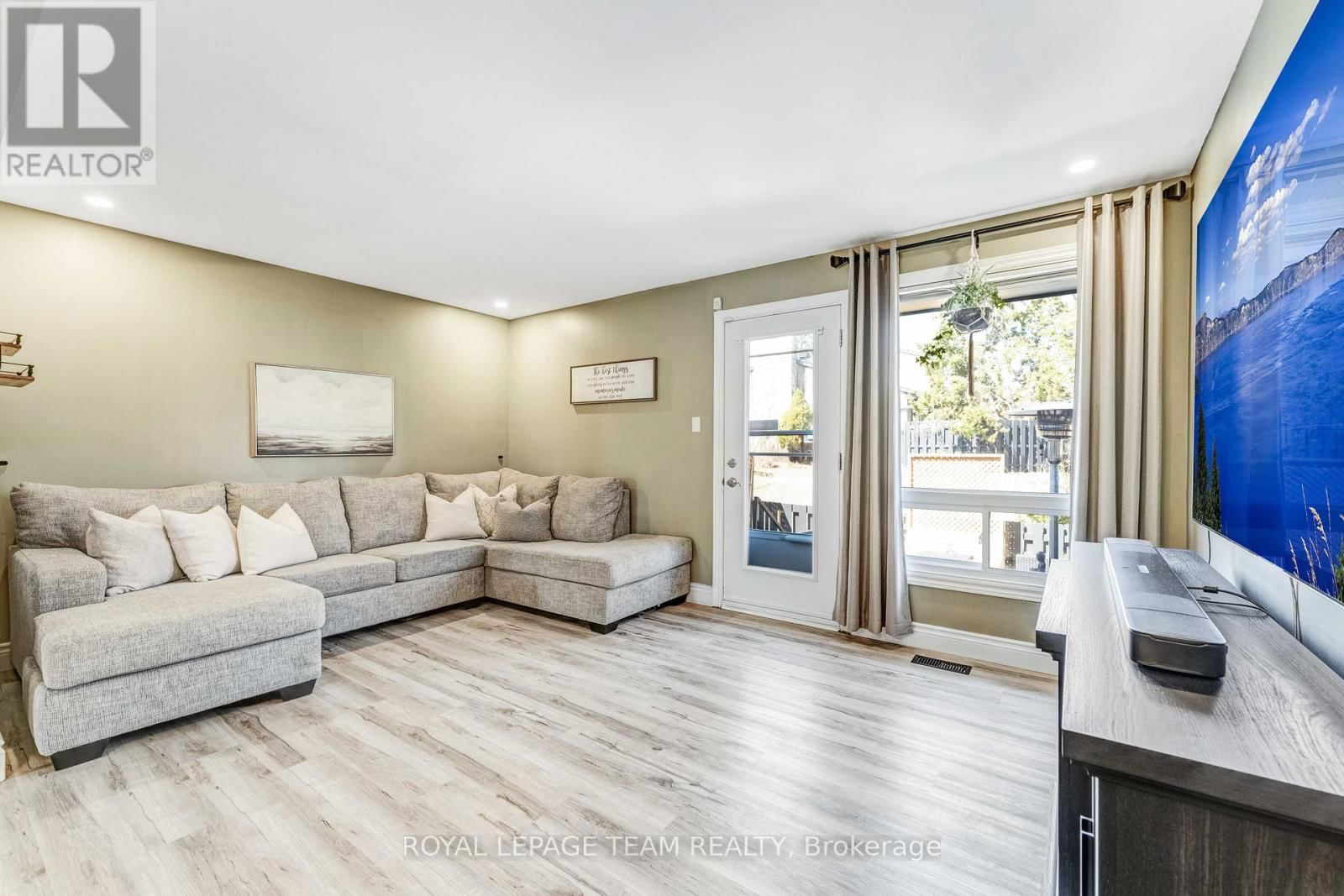 66 - 3344 UPLANDS DRIVE Image 15
