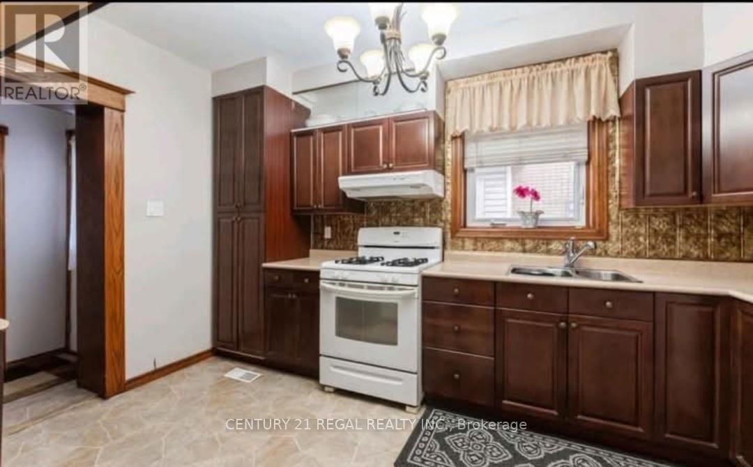Main - 133 EASTBOURNE AVENUE Image 13